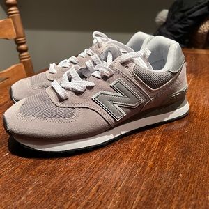 BARELY WORN New Balance 574